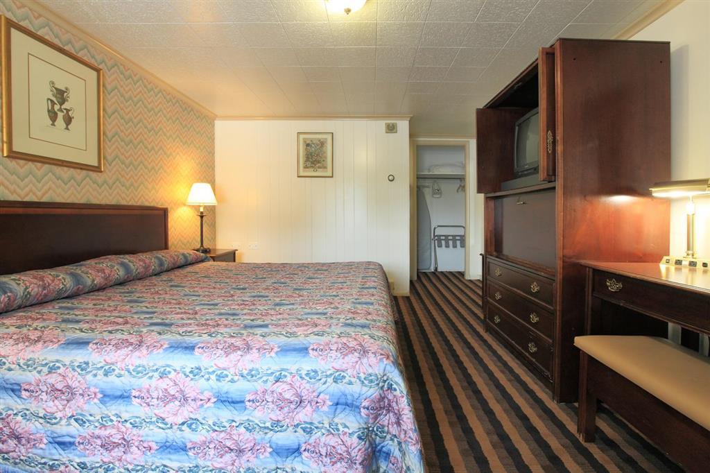 Colony Motel
